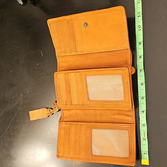 Handcrafted Tan Leather Wallet Made In India - Picture 12 of 16